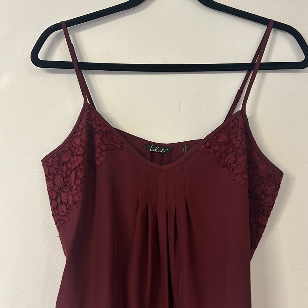 Aritizia Talula lace burgundy tank top